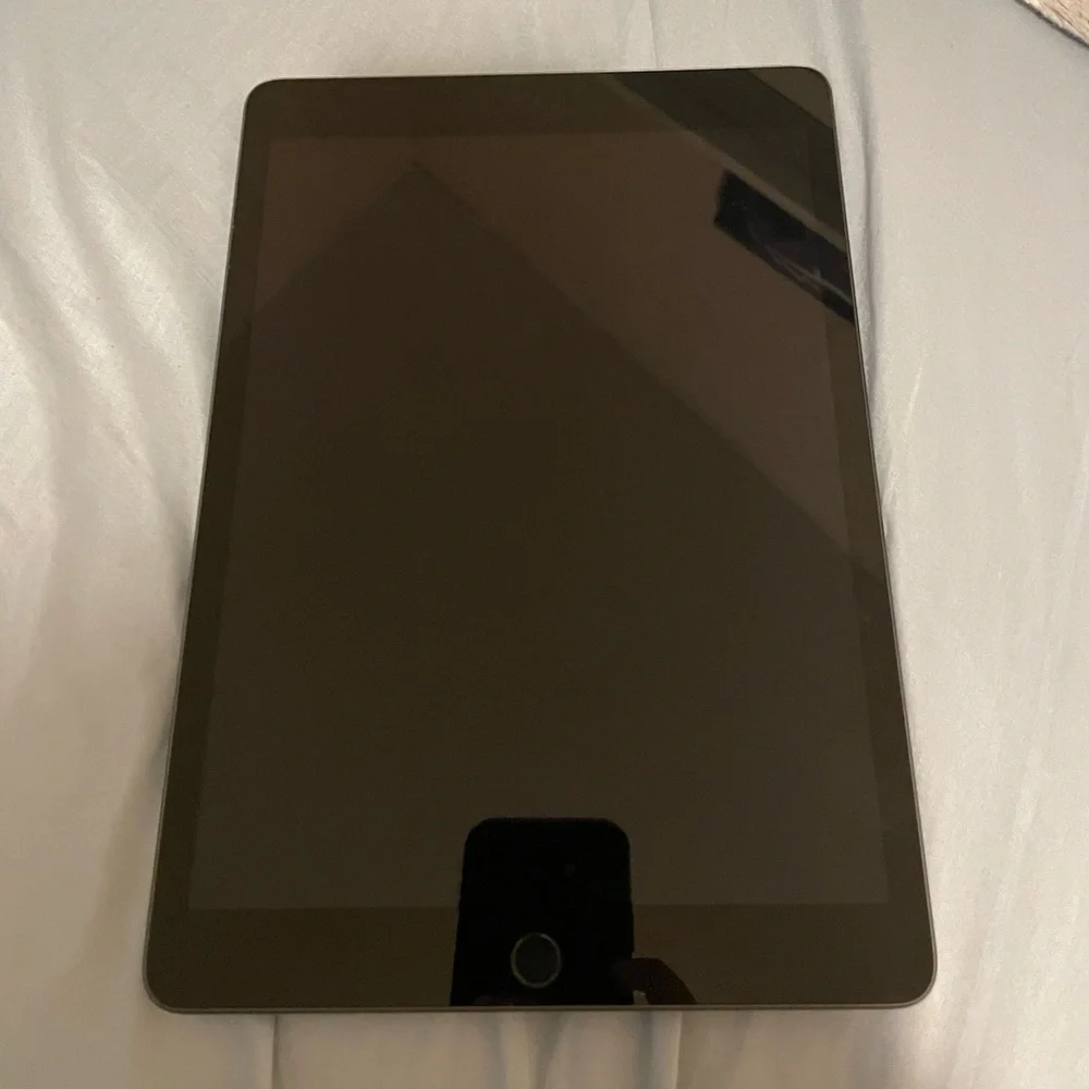 IPad 9th Generation - 256 GB - Wifi Only - Excellent Condition